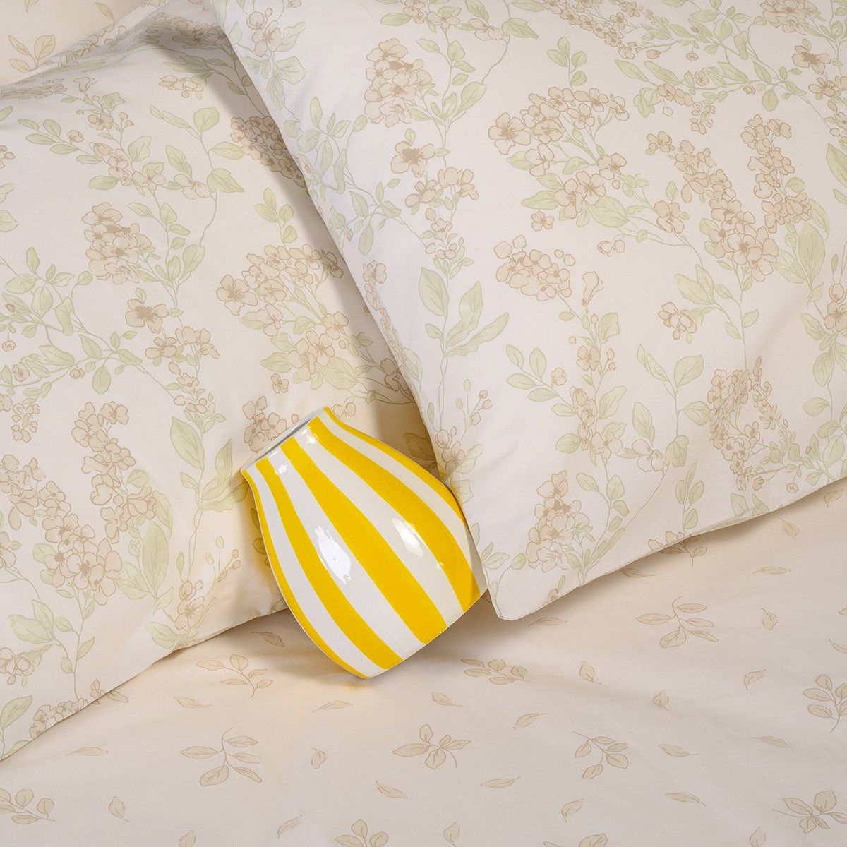 21944